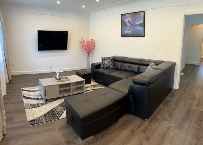 4193 Portage Rd in Niagara Falls, ON - Building Photo - Building Photo