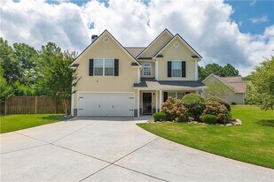 1302 Angie Ct in Loganville, GA - Building Photo