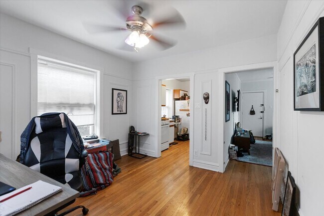 654 W Oakdale Ave, Unit 3W