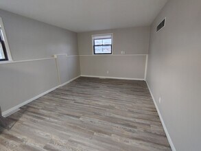 2433 Jonathan Ave in Rockford, IL - Building Photo - Building Photo