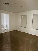 2008 Mesquite Ln, Unit B102 in Laughlin, NV - Foto de edificio - Building Photo