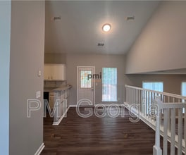 9511 Rollinghills Dr in Jonesboro, GA - Building Photo - Building Photo