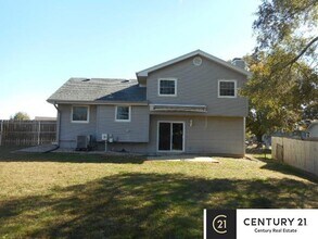 9910 S 10th St in Bellevue, NE - Building Photo - Building Photo