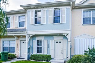 16648 Hemingway Dr in Weston, FL - Building Photo