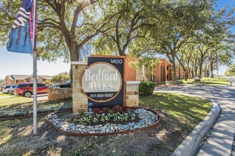 Bedford Oaks in Bedford, TX - Building Photo - Building Photo