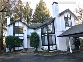 2745 Pine St in Napa, CA - Building Photo