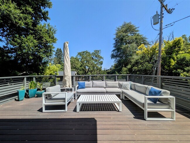 10 Idalia Ct in San Anselmo, CA - Building Photo - Building Photo