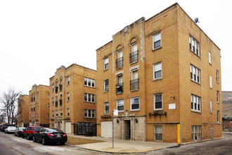 4815-4835 W Belle Plaine Ave in Chicago, IL - Building Photo - Building Photo