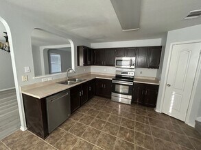 431 Golden Walk in San Antonio, TX - Building Photo - Building Photo