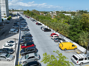 Bayview Towers in North Miami, FL - Building Photo - Building Photo