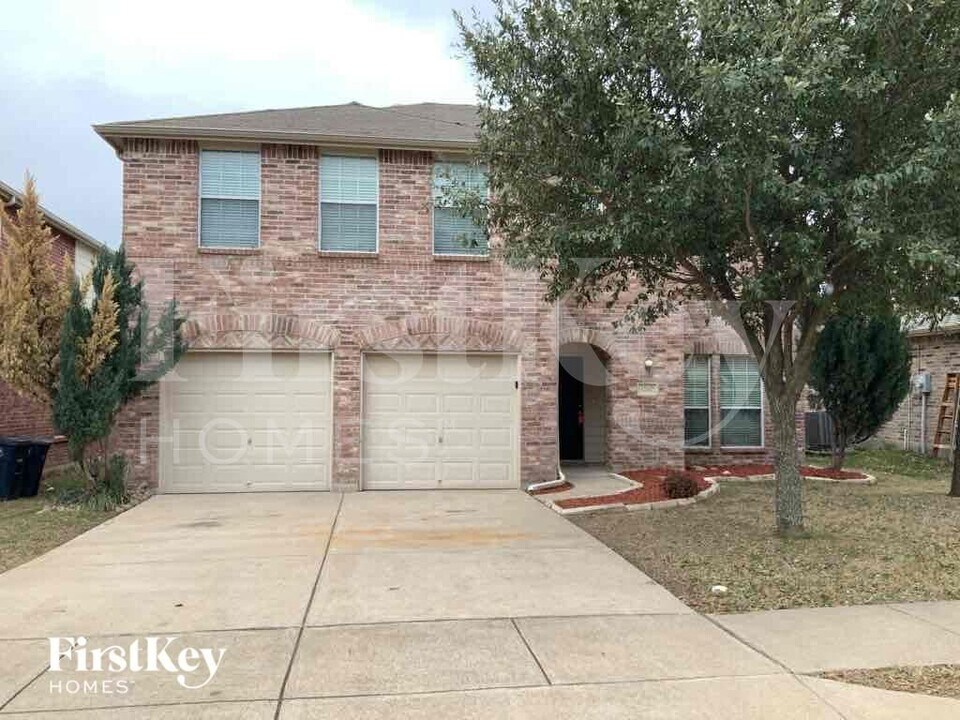 12617 Summerwood Dr in Burleson, TX - Building Photo