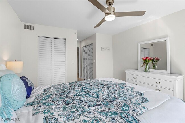property at 1185 Wildwood Lakes Blvd