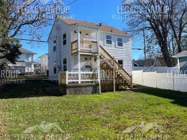 2216 Mt Vernon Ave in Point Pleasant, WV - Building Photo - Building Photo