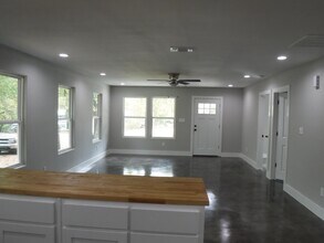 607 E Day St in Denison, TX - Building Photo - Building Photo