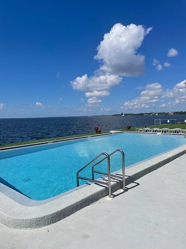 3300 N Key Dr in North Fort Myers, FL - Building Photo - Building Photo