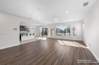 2199 Salice Wy in Brentwood, CA - Foto de edificio - Building Photo