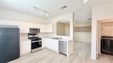 14613 Walt Whitman Trail in Pflugerville, TX - Building Photo - Building Photo