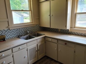 1122 Steely St in Waterloo, IA - Foto de edificio - Building Photo