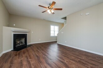 1969 Shadow Glen Dr in Raleigh, NC - Foto de edificio - Building Photo