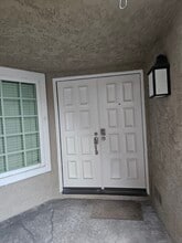 25 Weepingwood in Irvine, CA - Foto de edificio - Building Photo