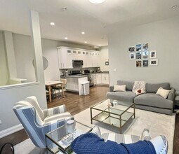 2538 N Southport Ave in Chicago, IL - Building Photo - Building Photo