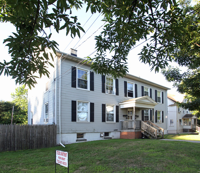 731 Bound Brook Rd in Dunellen, NJ - Building Photo - Building Photo