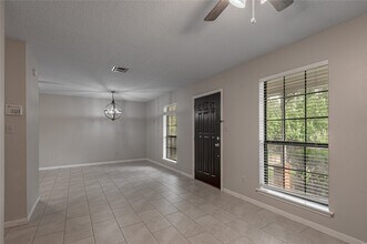 3011 Sand Dr in Huntsville, TX - Building Photo - Building Photo