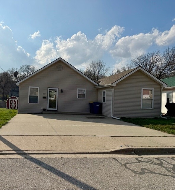 property at 322 N Prairie St