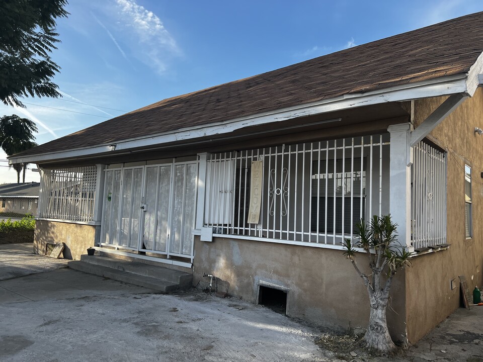 17718 Pioneer Blvd in Artesia, CA - Building Photo