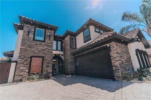 45 Monroe Ave in Edinburg, TX - Building Photo