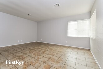 5236 Apple Valley Ln in Las Vegas, NV - Building Photo - Building Photo