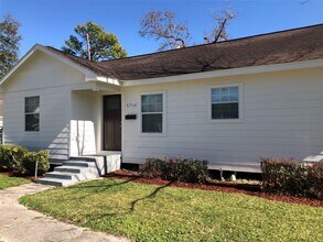 5716 Robertson St in Houston, TX - Building Photo - Building Photo