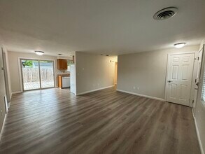 9493 SE 55th Ave in Milwaukie, OR - Building Photo - Building Photo