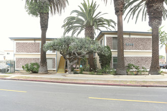 3240 Bagley Ave in Los Angeles, CA - Building Photo - Building Photo