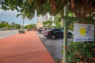 1334 Alton Rd in Miami Beach, FL - Building Photo - Building Photo