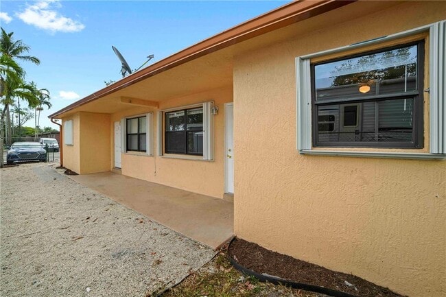 817 NW 12th Ave, Unit 2