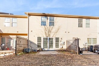 4214 High Park Ln in East Point, GA - Building Photo - Building Photo