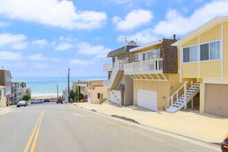 209 Rosecrans Ave, Unit B in Manhattan Beach, CA - Foto de edificio - Building Photo