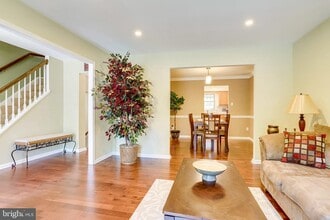 7947 Hidden Bridge Dr in Springfield, VA - Building Photo - Building Photo