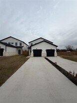 13711 Biggs St in Dallas, TX - Building Photo