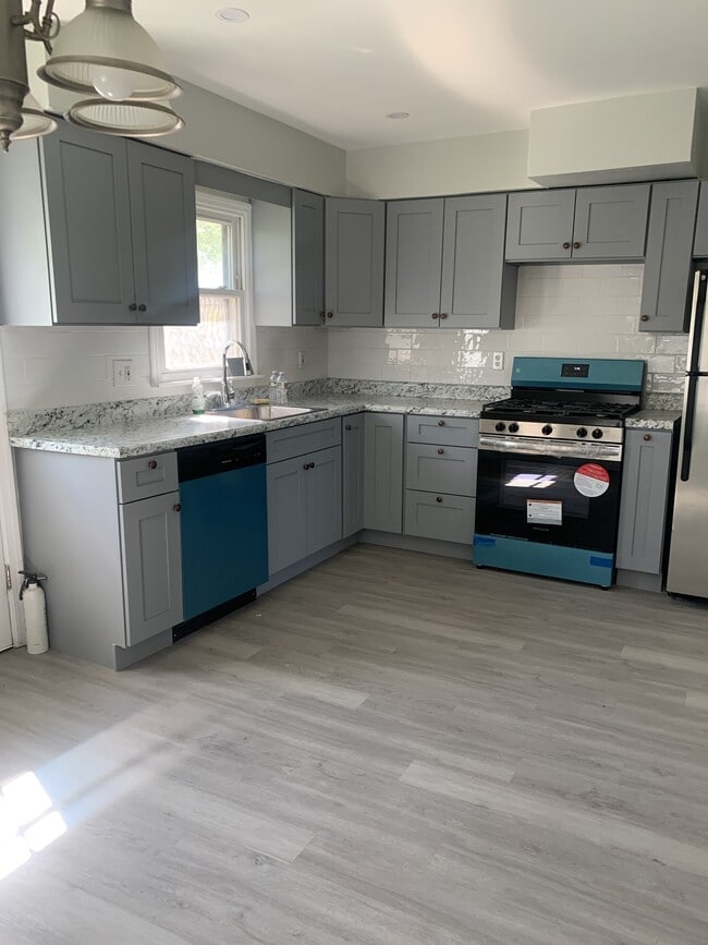 1219 E Blancke St in Linden, NJ - Building Photo - Building Photo