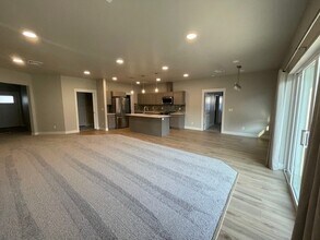 719 N 46th Ave in Yakima, WA - Building Photo - Building Photo