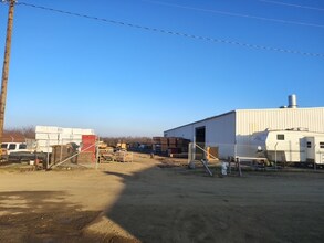 12642 Hanford Armona Rd in Hanford, CA - Building Photo - Building Photo