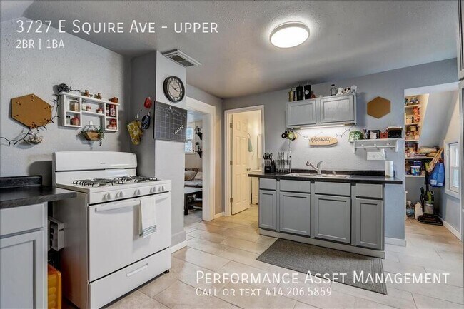 3727 E Squire Ave-Unit -upper in Cudahy, WI - Building Photo - Building Photo