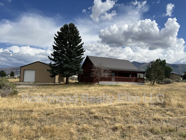 property at 818 Abarr Plaza