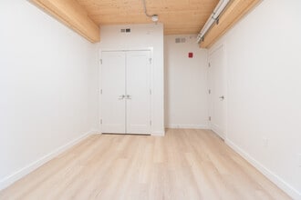 11 E Lenox St, Unit 1 in Boston, MA - Building Photo - Building Photo