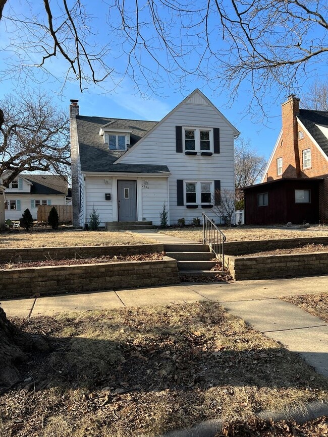 property at 2208 Cumberland St