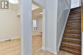 212 Coxwell Ave in Toronto, ON - Building Photo - Building Photo