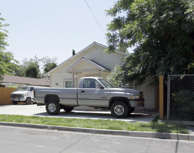 628 Solano St in West Sacramento, CA - Foto de edificio - Building Photo