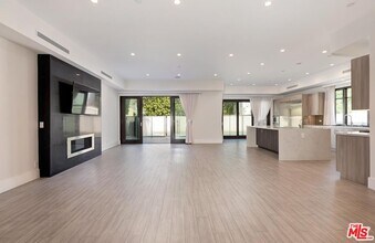 312 S Palm Dr in Beverly Hills, CA - Building Photo - Building Photo